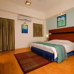 Chateau Windsor Hotel - Marine Drive