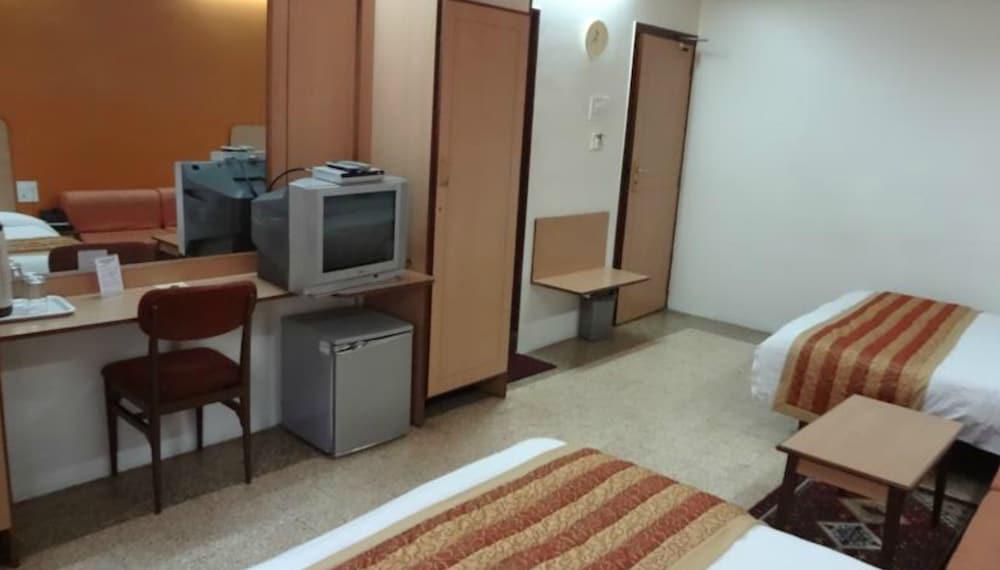 Hotel Chateau Windsor - Marine Drive 3*